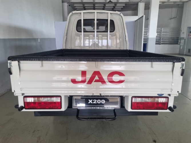 2026 JAC X200S 2.8 TD ABS Aircon Q2FyTGlzdGluZzozNDM1MTA R379900