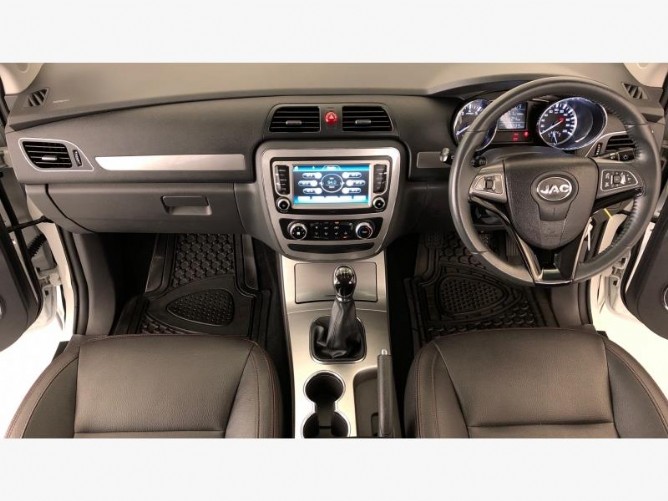 2023 JAC T6 2.0 VVT Lux Double Cab Q2FyTGlzdGluZzozMzcwNDA R239990