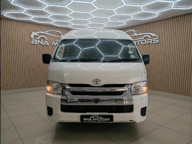 2022 Toyota Quantum HIACE 2.5 D-4D 14 Seat Q2FyTGlzdGluZzo1ODQxNjY