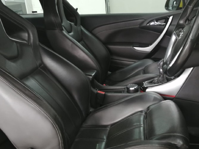 2015 Opel Astra 2.0 T OPC 206 kW 3 Door Q2FyTGlzdGluZzozNTMwNjM